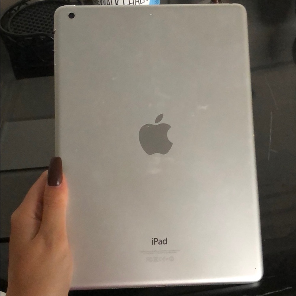 ipad - Picture 3 of 3